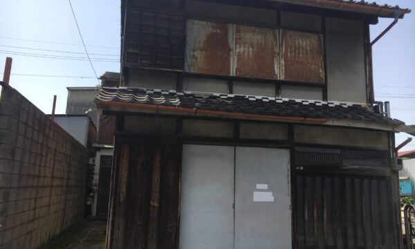 築古の解体前の建物